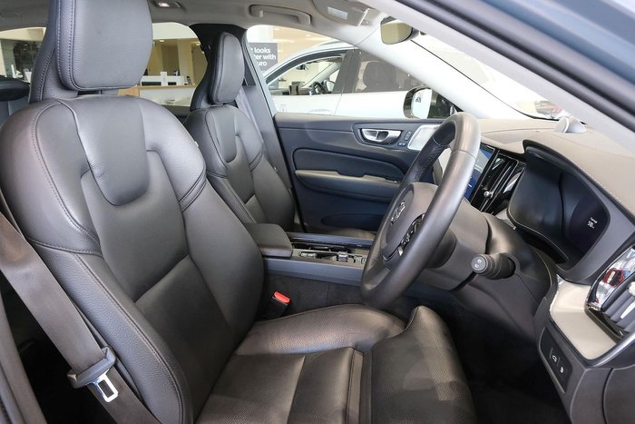 2023 Volvo XC60 Recharge Ultimate T8 Plug-In Hybrid