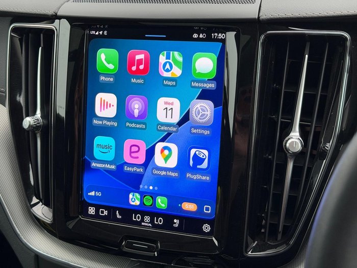 2023 Volvo XC60 Recharge Ultimate T8 Plug-In Hybrid