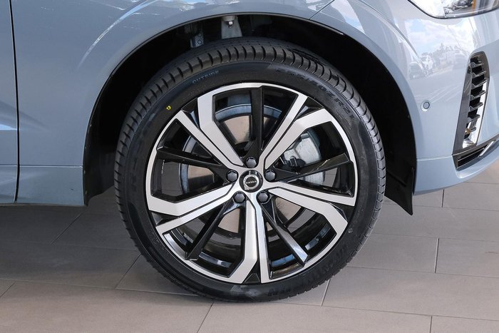 2023 Volvo XC60 Recharge Ultimate T8 Plug-In Hybrid