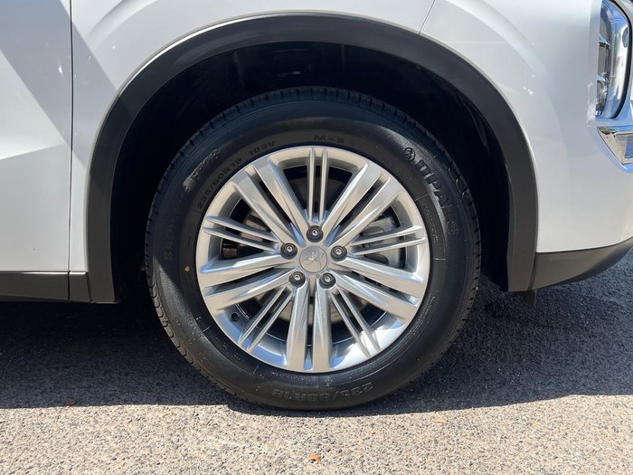 2024 Mitsubishi Outlander LS