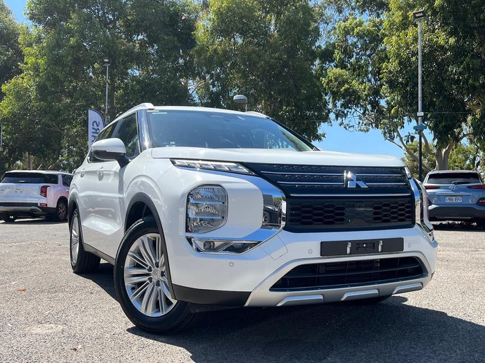 2024 Mitsubishi Outlander LS