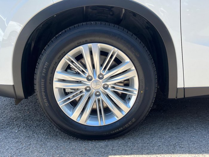 2024 Mitsubishi Outlander LS