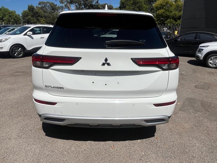 2024 Mitsubishi Outlander LS
