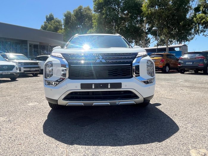 2024 Mitsubishi Outlander LS