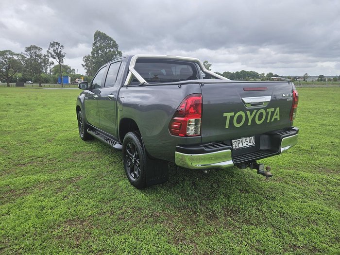2017 Toyota Hilux SR5