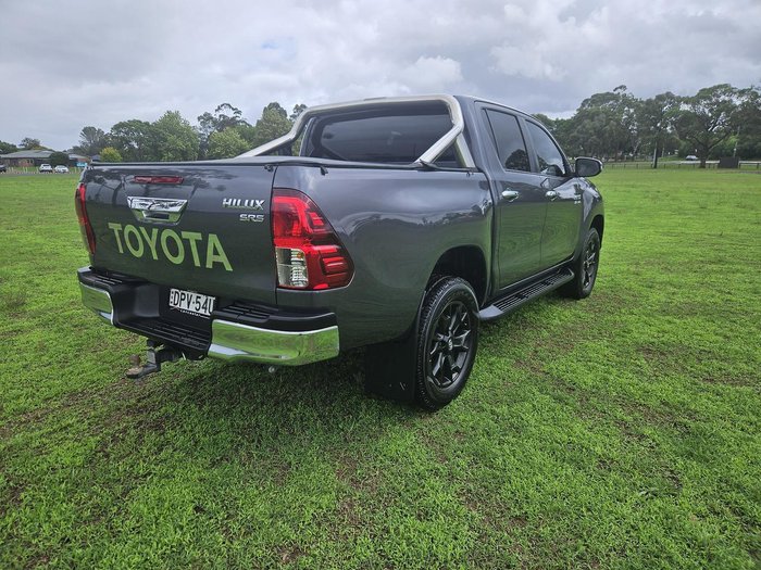 2017 Toyota Hilux SR5