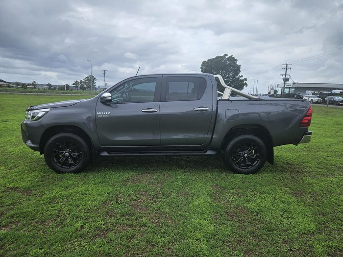 2017 Toyota Hilux SR5