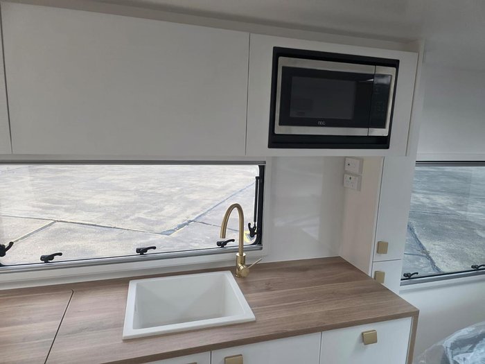 2025 New Age Caravans Manta Ray Mr19er