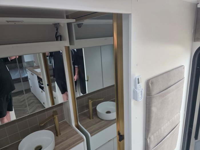 2025 New Age Caravans Manta Ray Mr19er