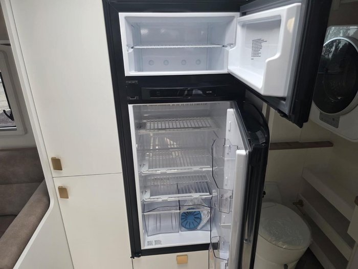 2025 New Age Caravans Manta Ray Mr19er