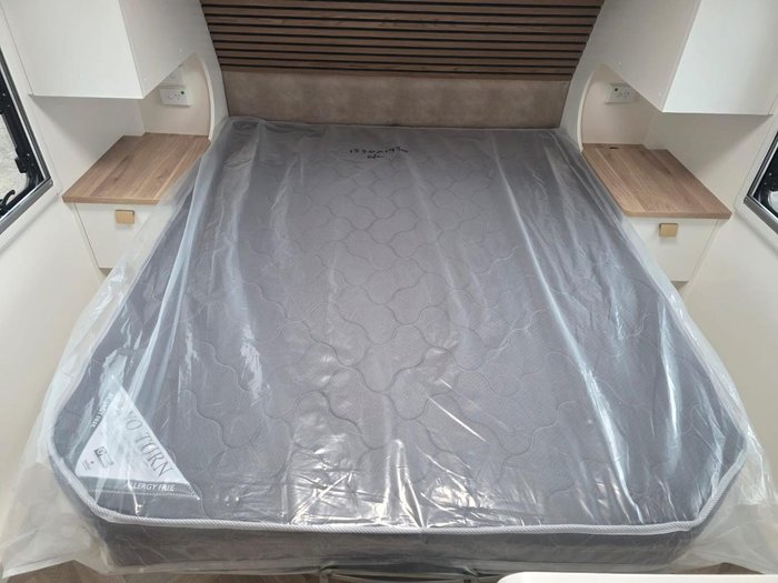 2025 New Age Caravans Manta Ray Mr19er