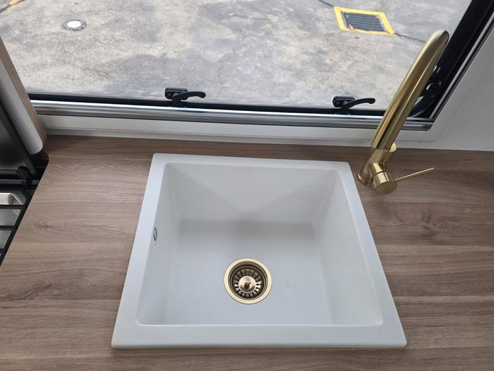 2025 New Age Caravans Manta Ray Mr19er