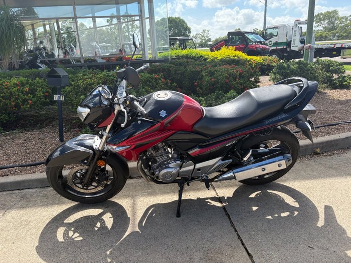 Suzuki 2015 SUZUKI 250CC GW250ZL5 Red