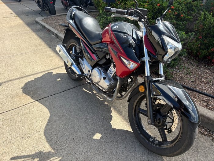 Suzuki 2015 SUZUKI 250CC GW250ZL5 Red