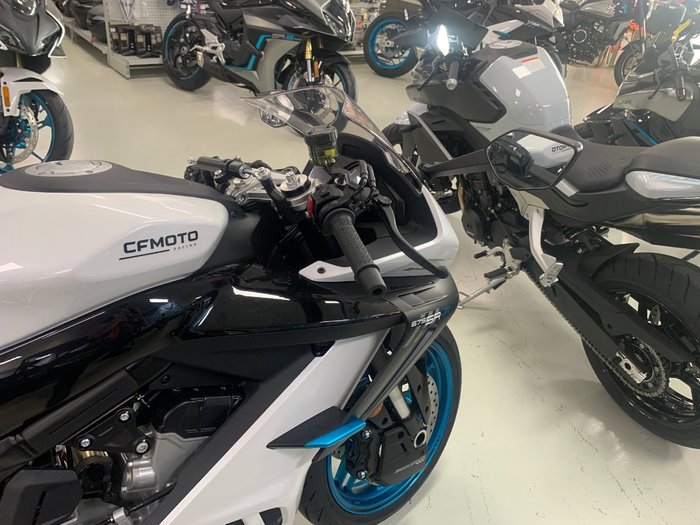 2025 CFMOTO 675 SR-R White