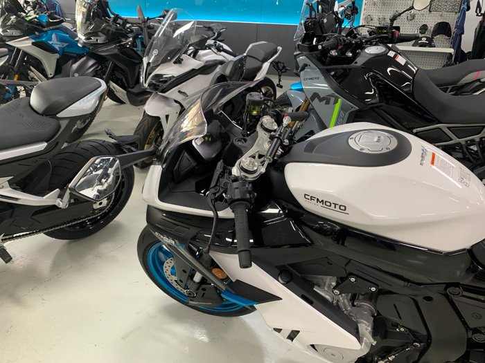 2025 CFMOTO 675 SR-R White