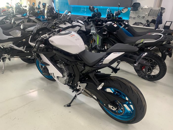 2025 CFMOTO 675 SR-R White