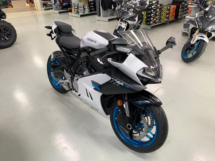 2025 CFMOTO 675 SR-R White