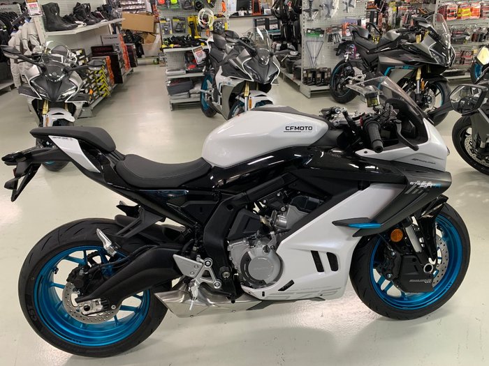 2025 CFMOTO 675 SR-R White