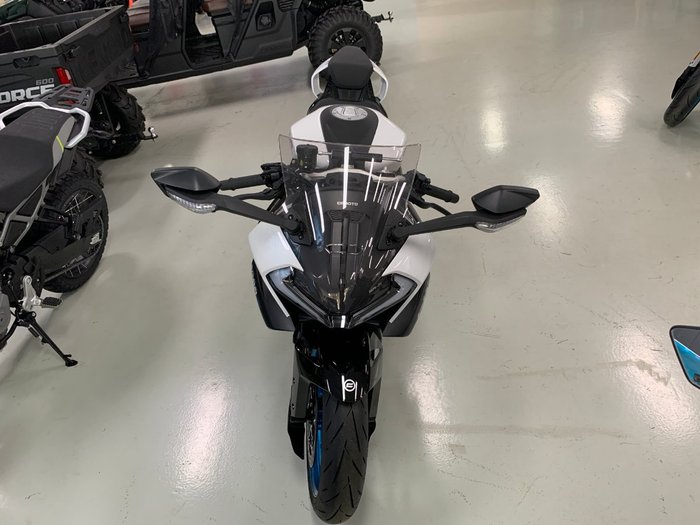 2025 CFMOTO 675 SR-R White