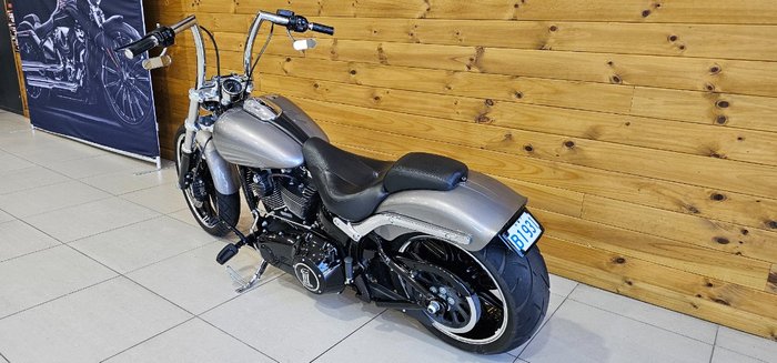2016 HARLEY-DAVIDSON FXSB SOFTAIL BREAKOUT