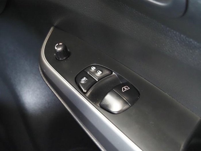 2022 Nissan Navara SL