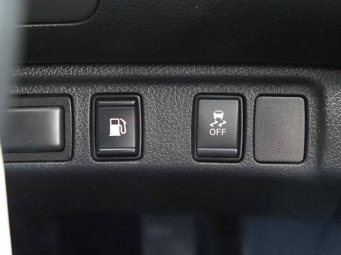 2022 Nissan Navara SL