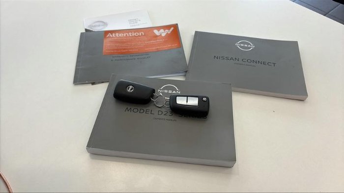 2022 Nissan Navara SL