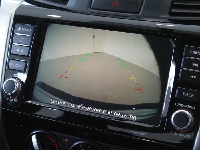 2022 Nissan Navara SL