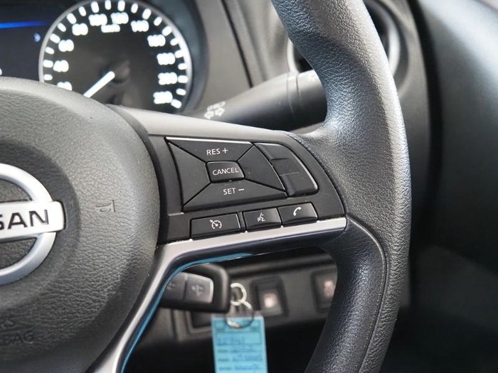 2022 Nissan Navara SL