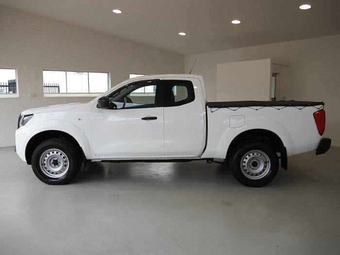 2022 Nissan Navara SL