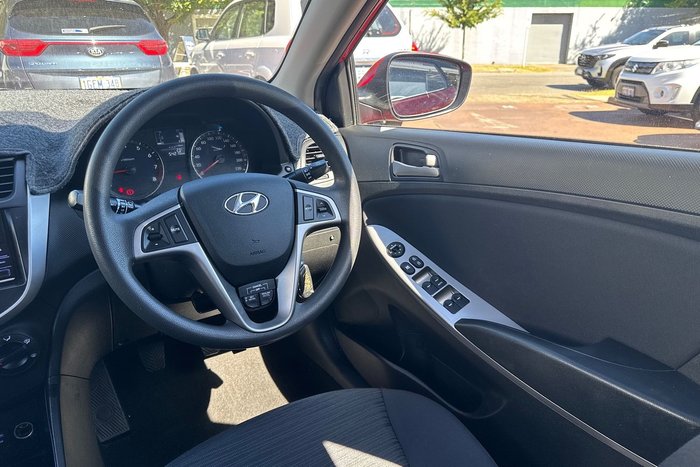 2016 Hyundai Accent Active