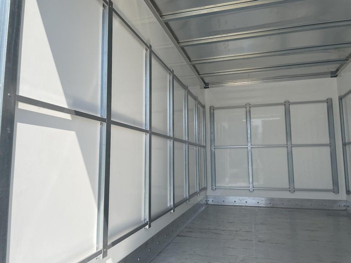 2025 Fuso Canter 515