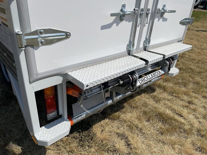 2025 Fuso Canter 515