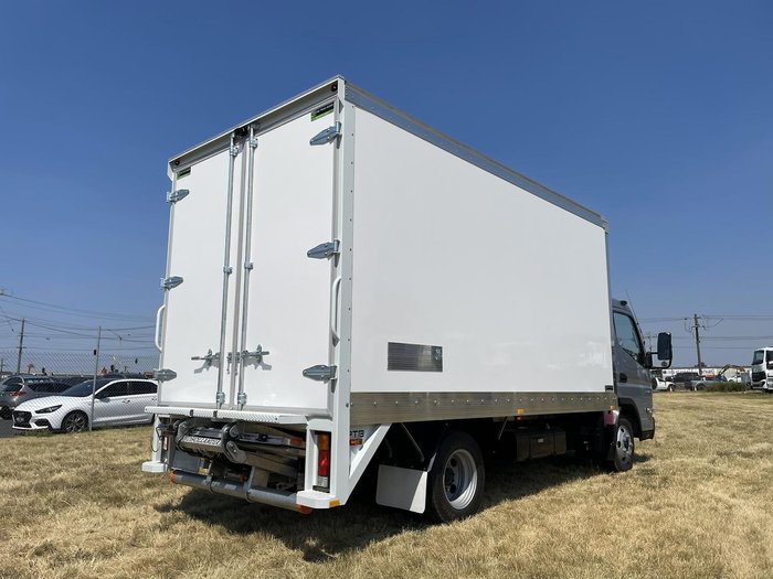 2025 Fuso Canter 515