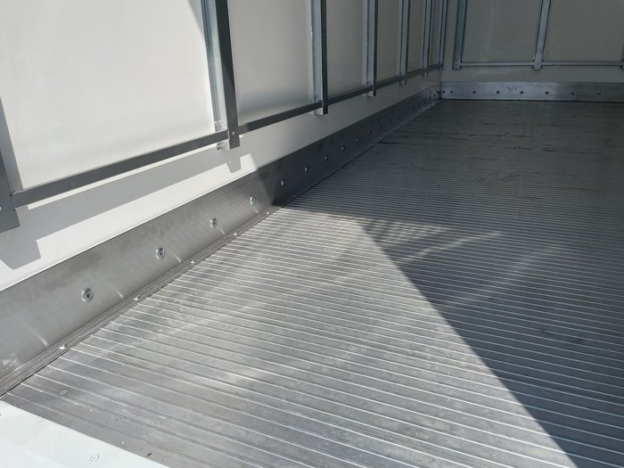 2025 Fuso Canter 515