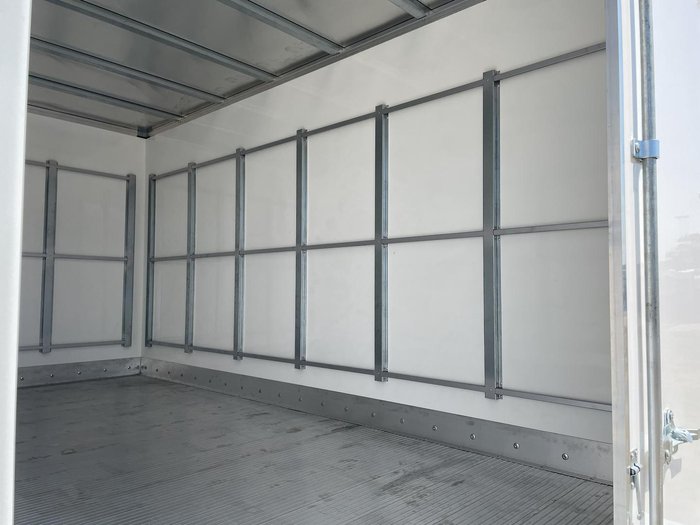 2025 Fuso Canter 515