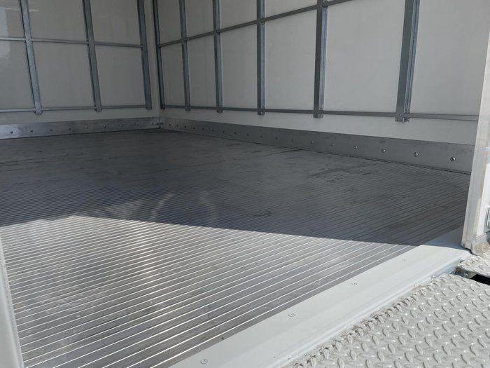 2025 Fuso Canter 515