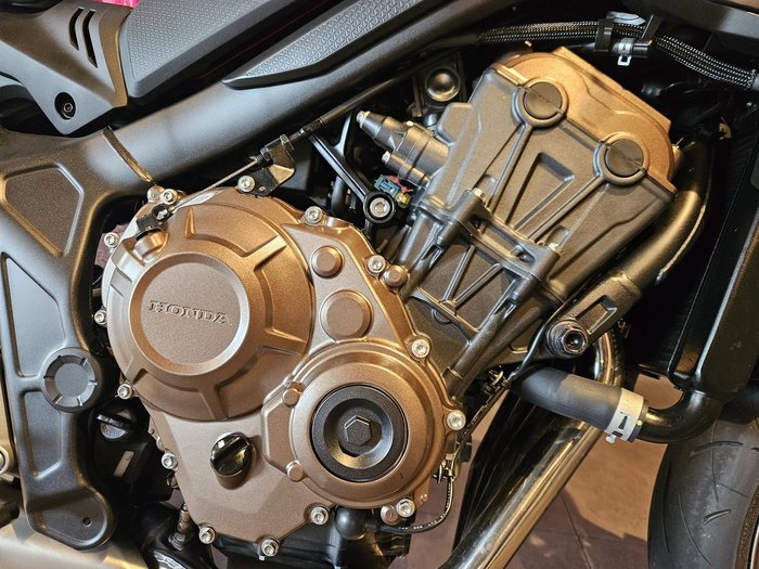 2024 Honda CB650R CB Red