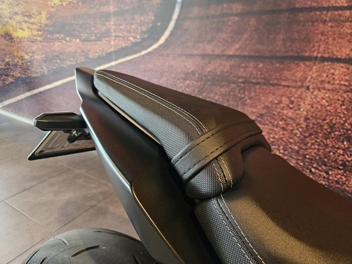 2024 Honda CB650R CB Red