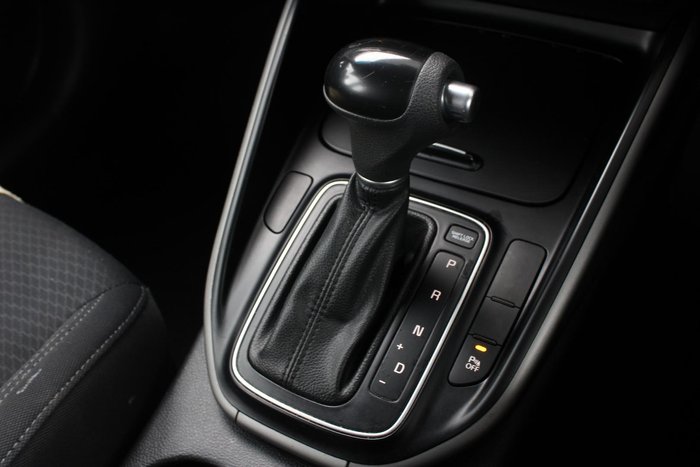 2018 Kia Rondo S RP MY18 Clear White