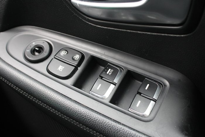 2018 Kia Rondo S RP MY18 Clear White