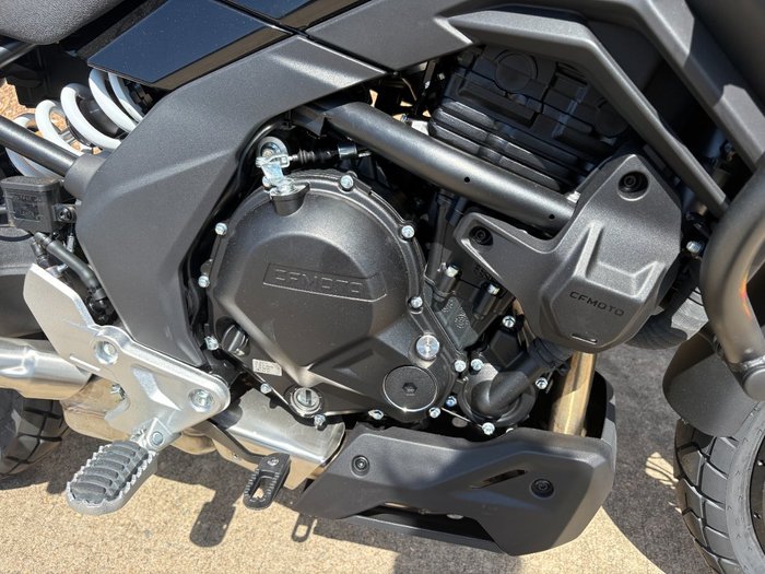 2025 CFMOTO MT Black