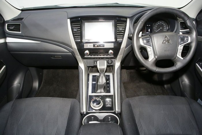 2023 Mitsubishi Pajero Sport GLS