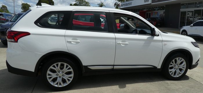 2021 Mitsubishi Outlander ES