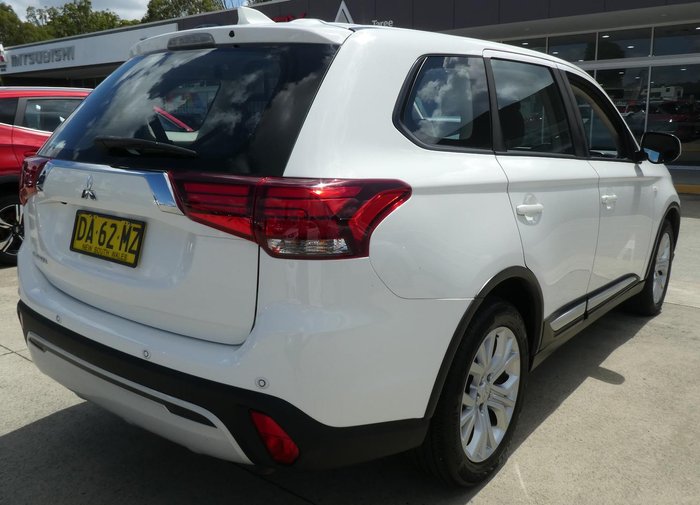 2021 Mitsubishi Outlander ES