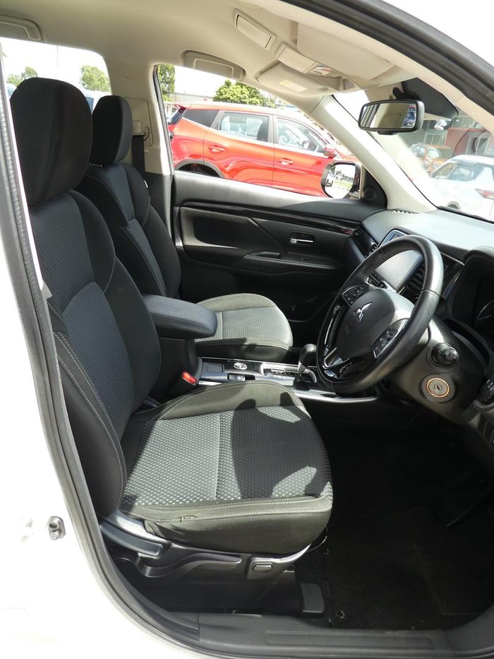 2021 Mitsubishi Outlander ES