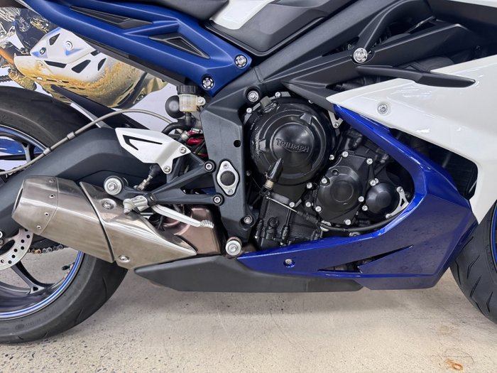 2013 Triumph DAYTONA 675 WHITE