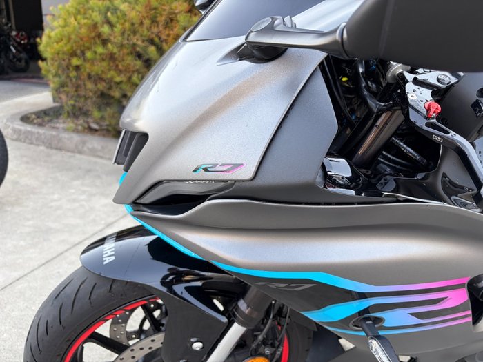 2024 Yamaha YZF-R7LA Grey