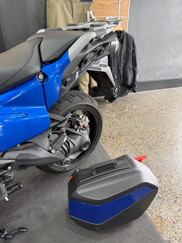 2025 BMW Motorrad R 1300 RT IMPULSE RACINGBLUE METALLIC